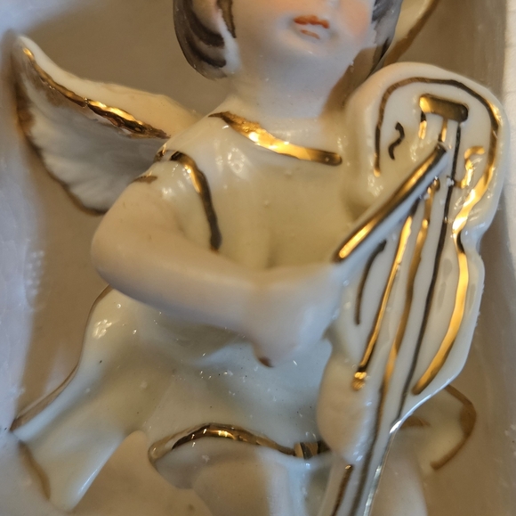 NEW, In Original Box, 4 Musical Cherub Christmas Tree Ornaments. - Picture 4 of 11